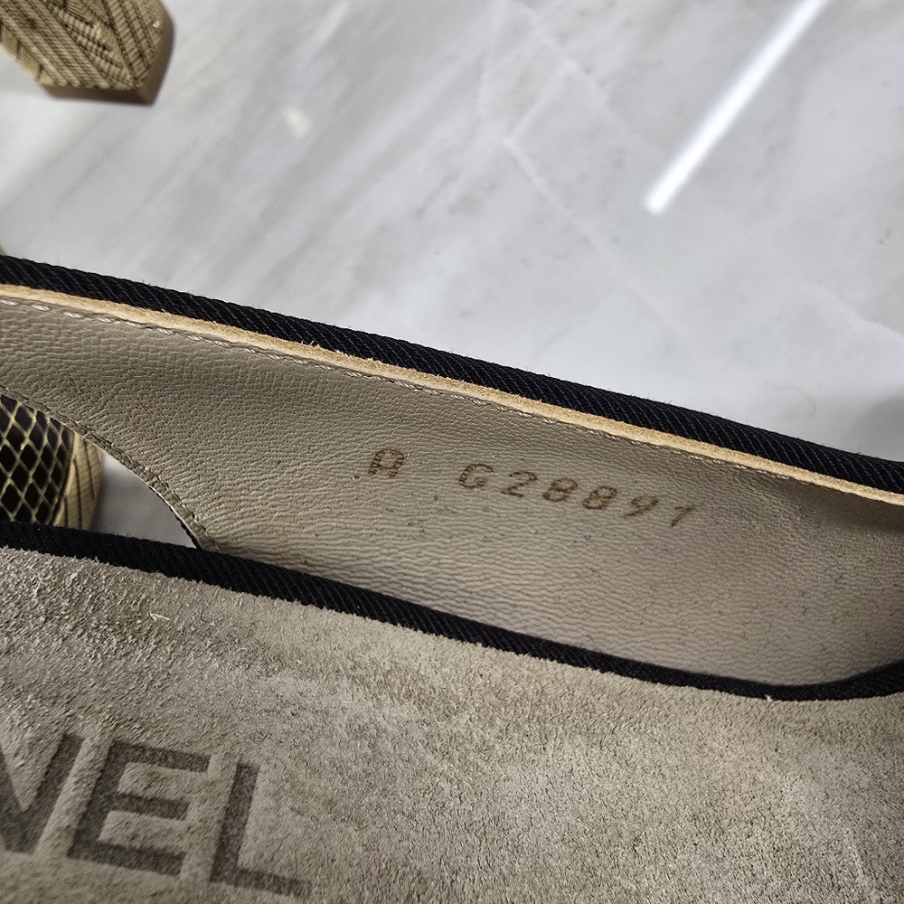 Chanel Heels - Picture 4 of 11